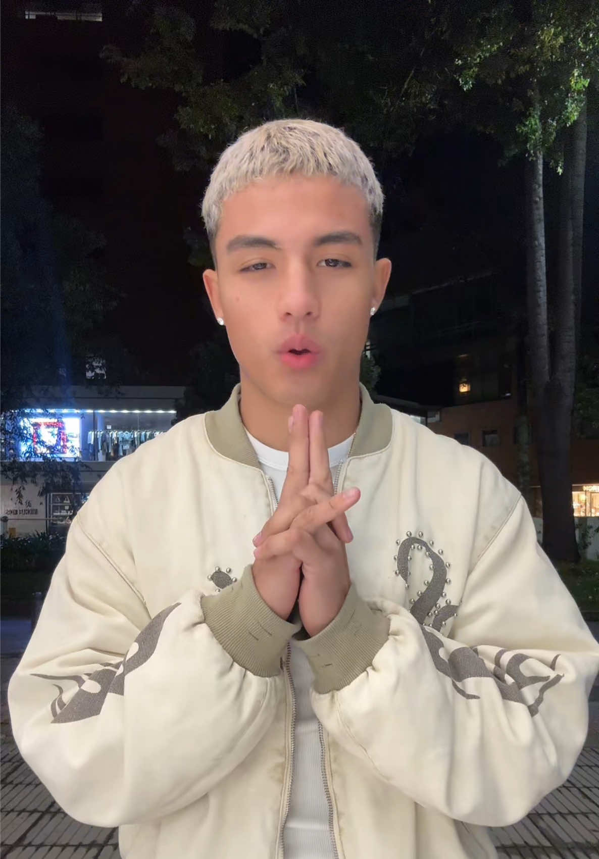 @𝐇𝐮𝐠𝐨 🦦