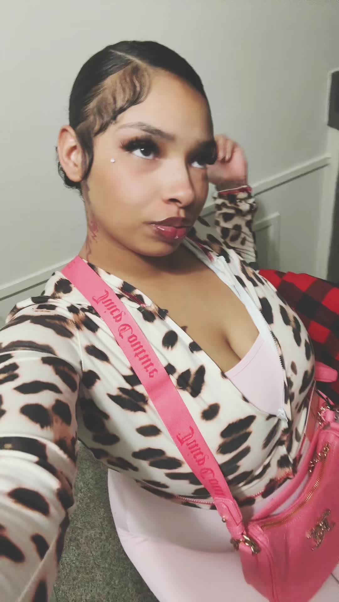 @yonii_lashay