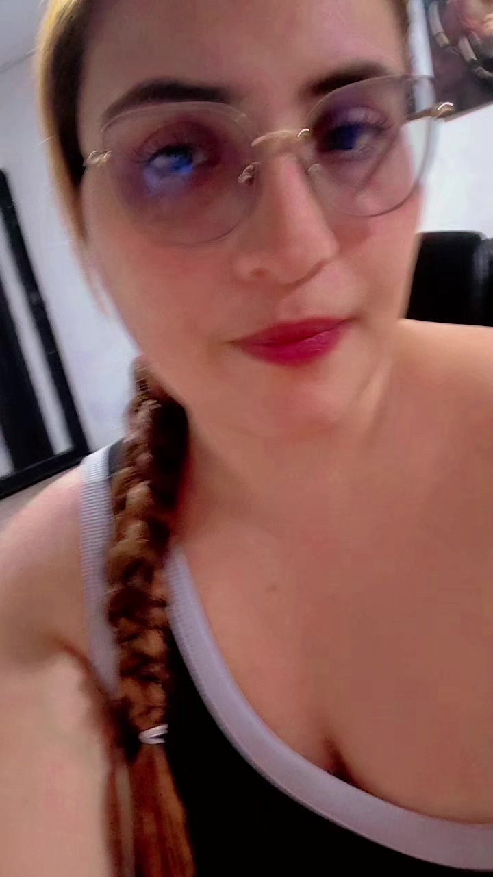 @𝒦𝒶𝓇ℴ𝓁  𝒜𝓃𝒹𝓇ℯ𝒶🍃💙