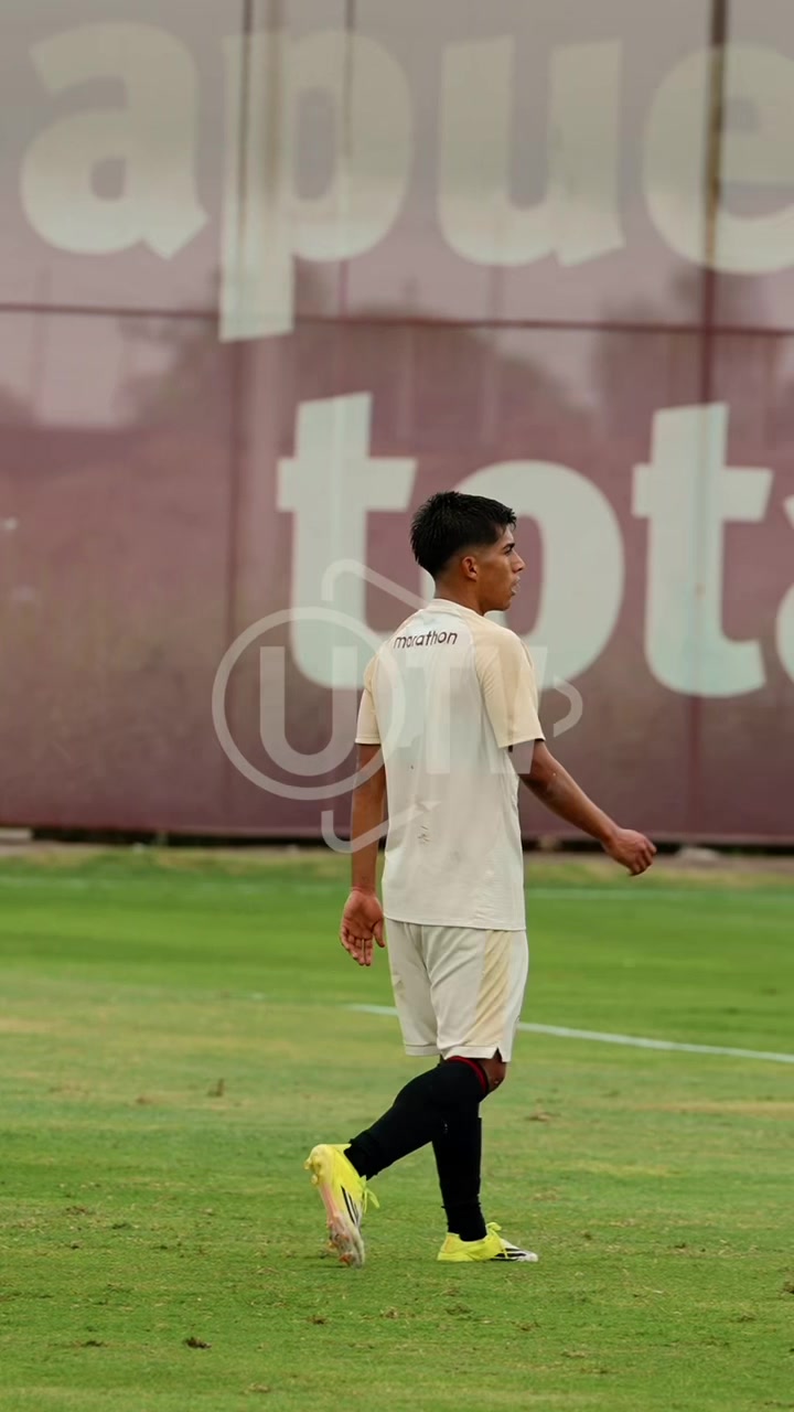 @Universitario