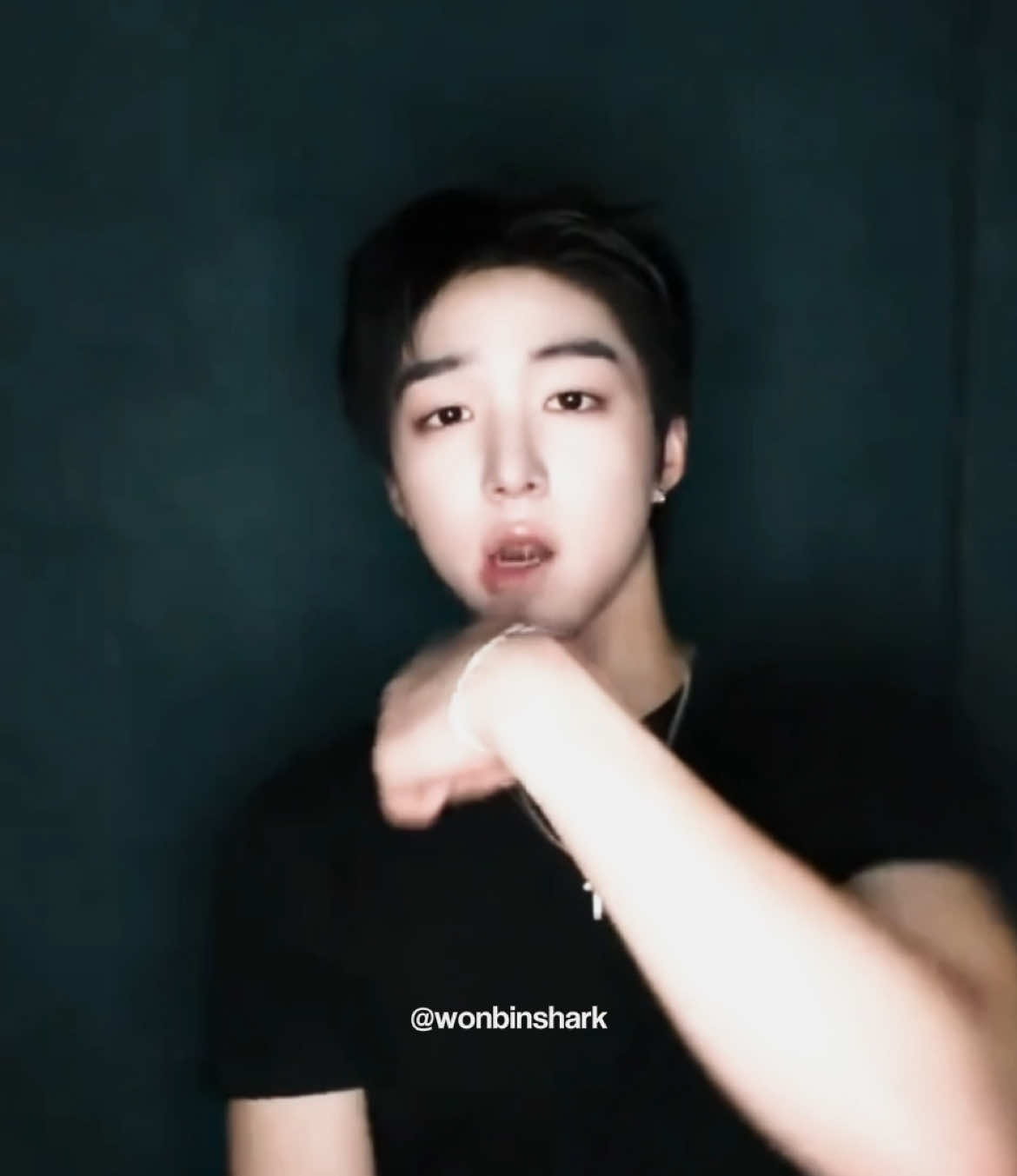 @jhely 🦈 | #1 wonbin stan !