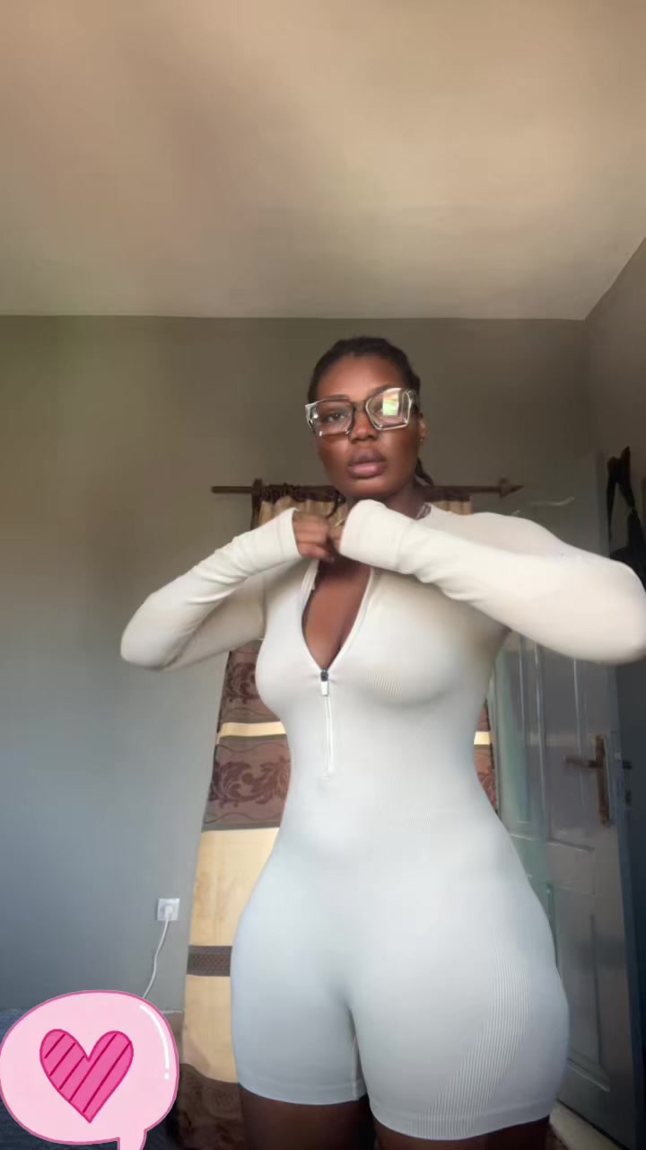 @Ella🦂❤️