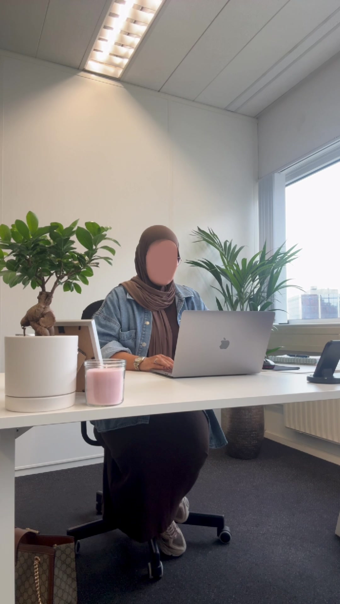@Naïma El Adoui