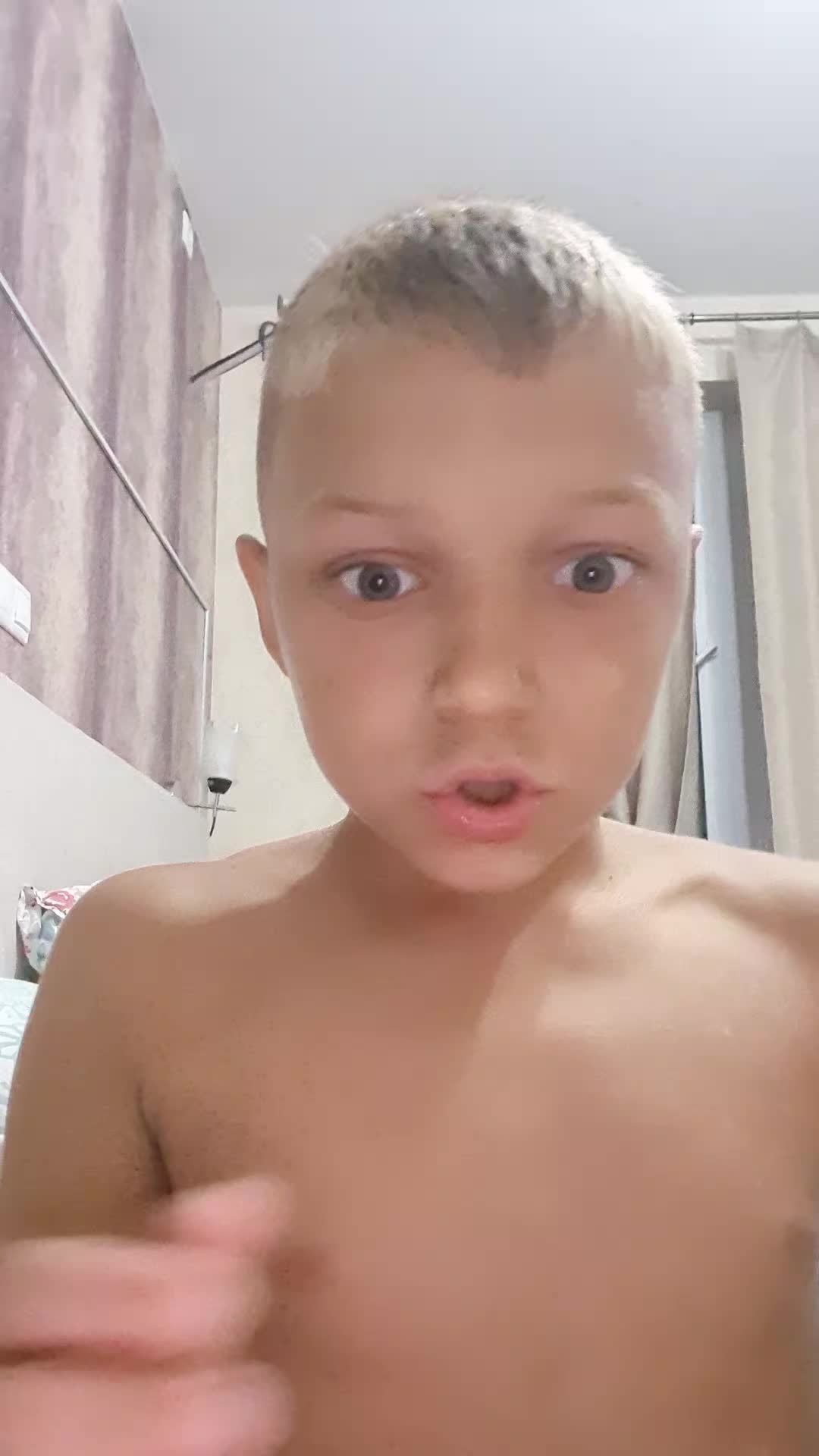 @голубой