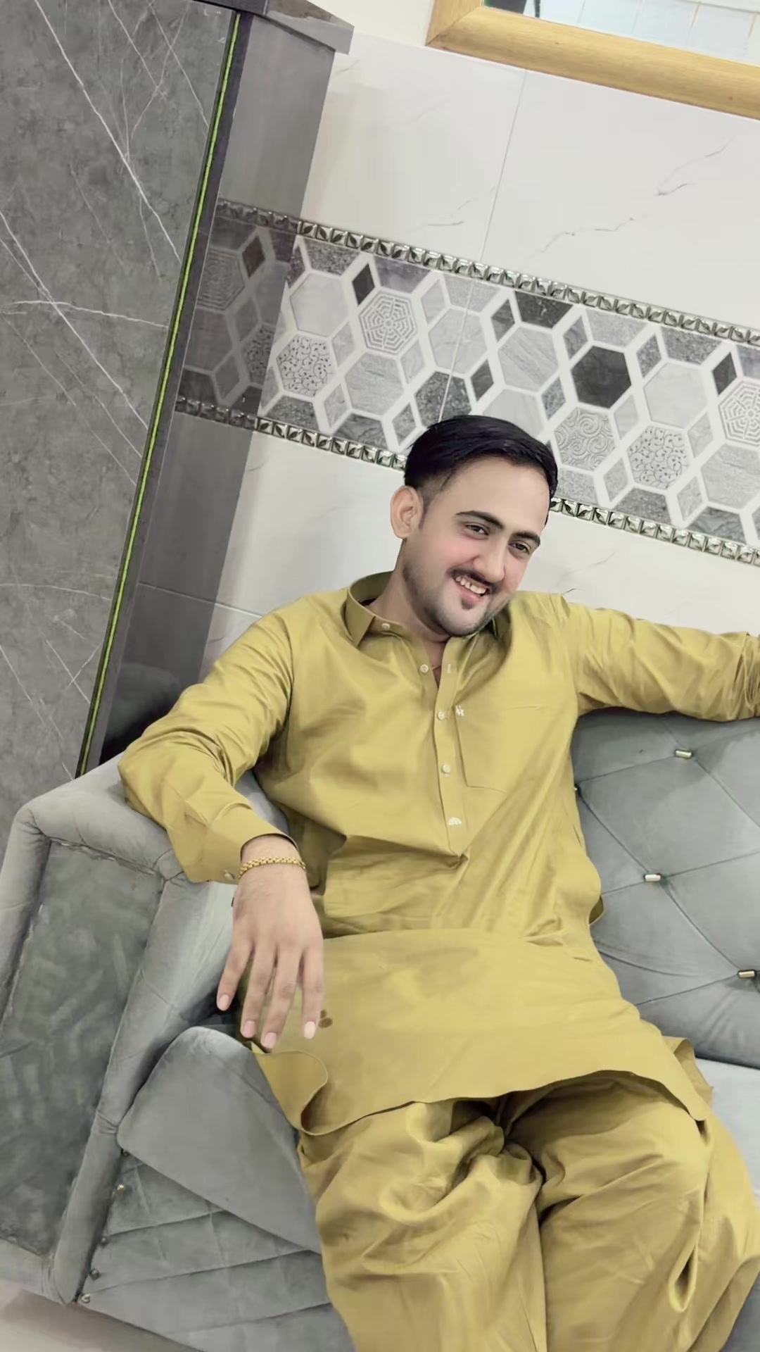 @SHAH G💸✨