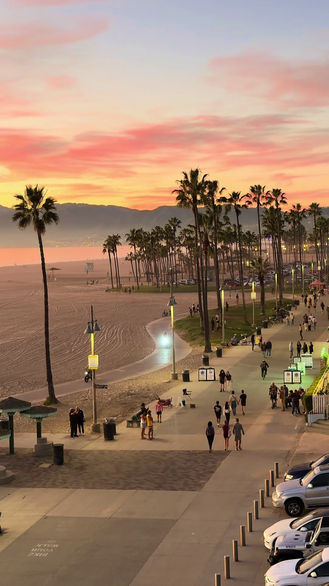 @Venice Beach Boardwalk