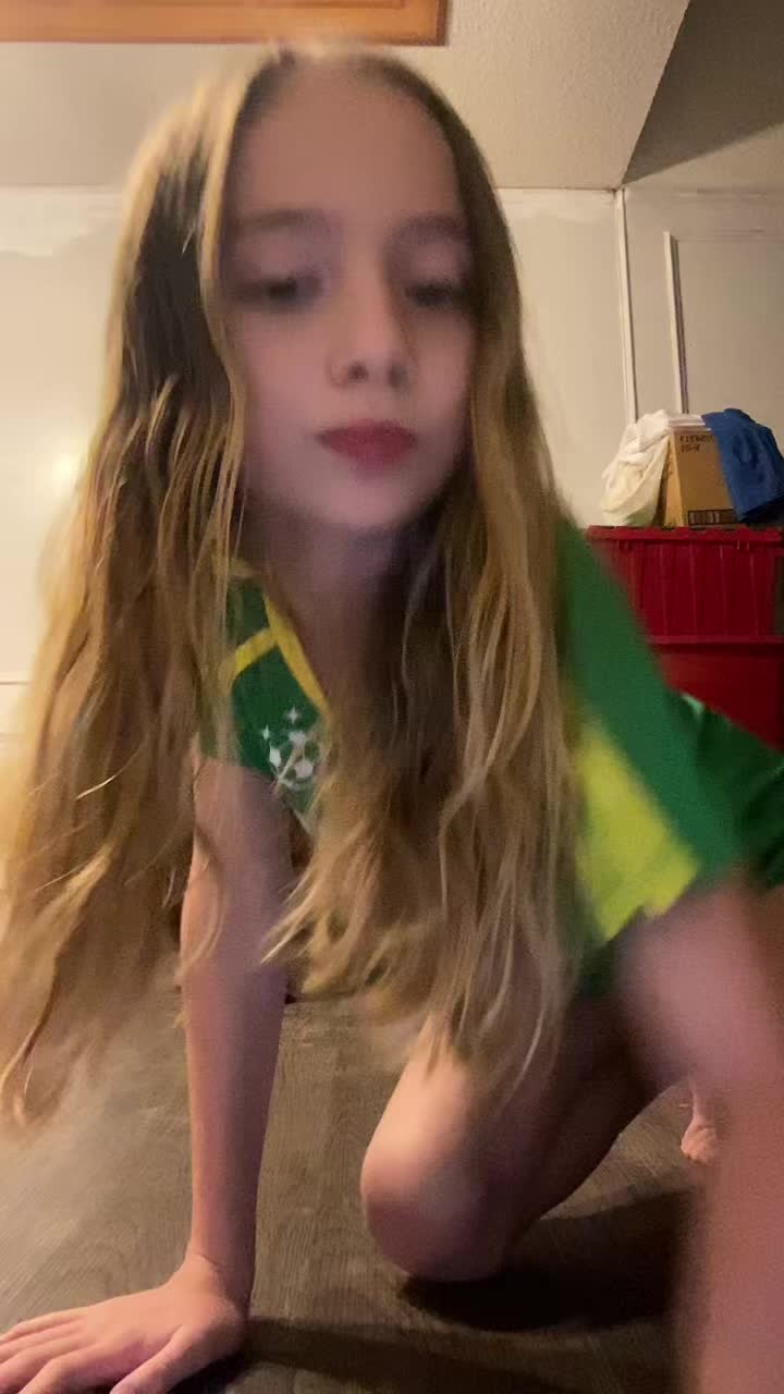 @Chloe parrot official account