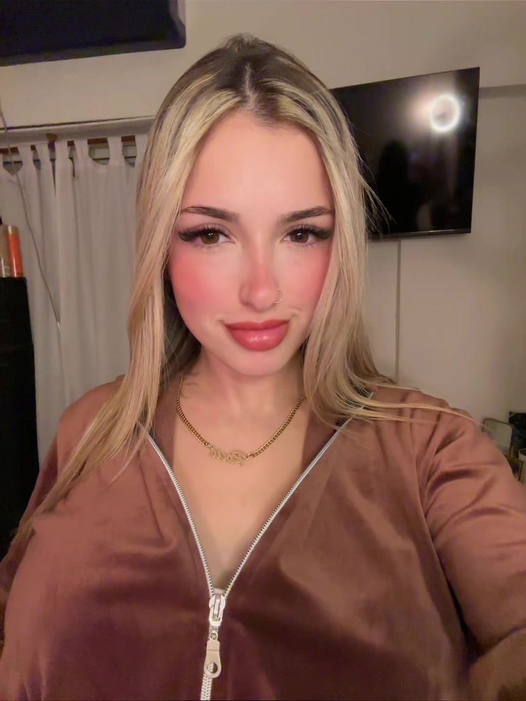 @Rochii12