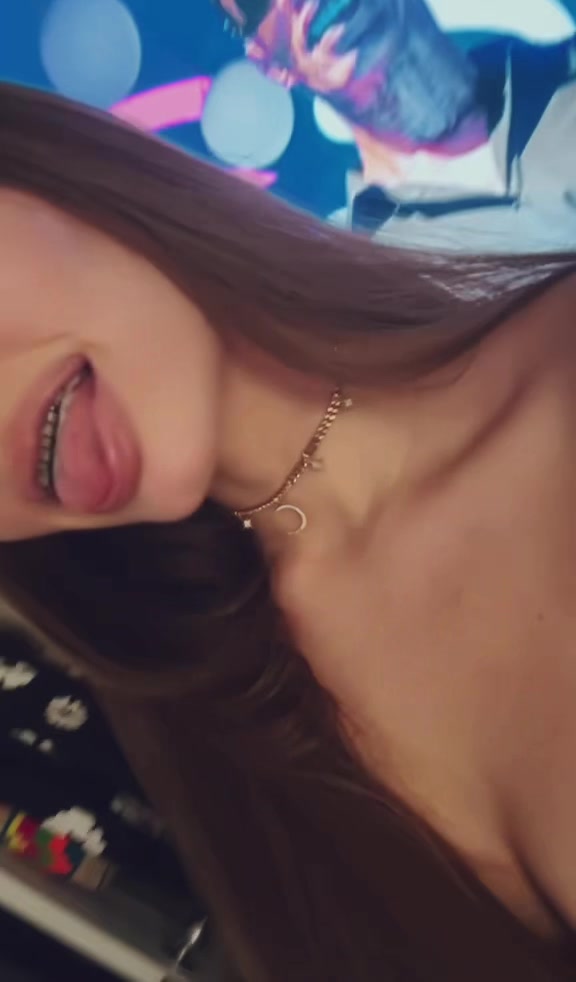 @Isabella
