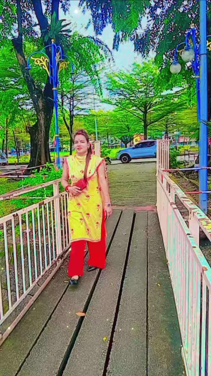 @Subi bhandari💔🇲🇾