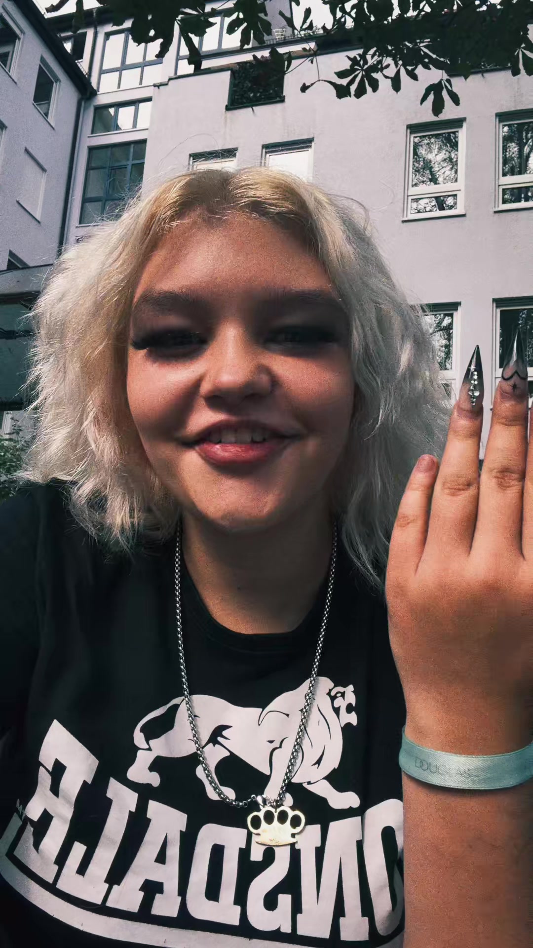 @Deutsche mit Herz🖤🤍❤️