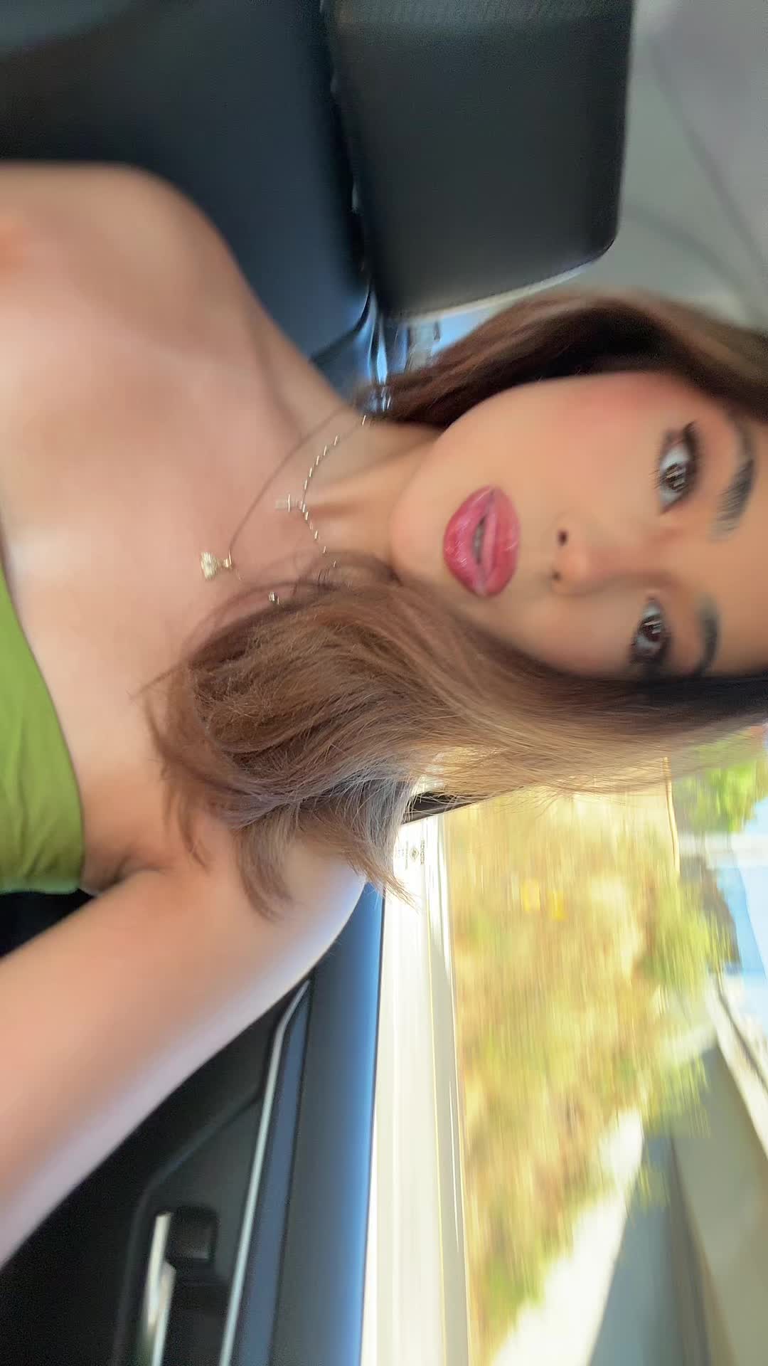 @vivialisss