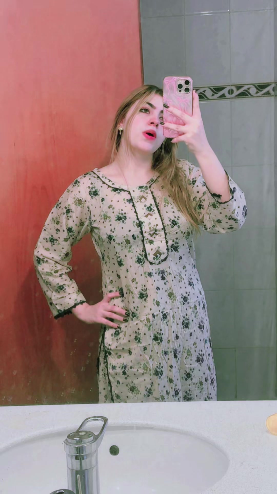 @Aqsa khan