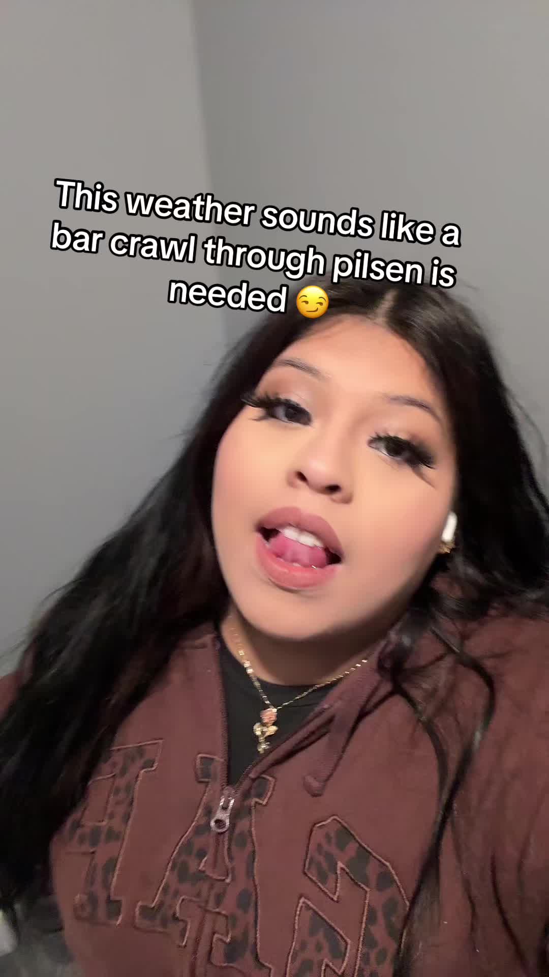 @Jazmin / Latina creator