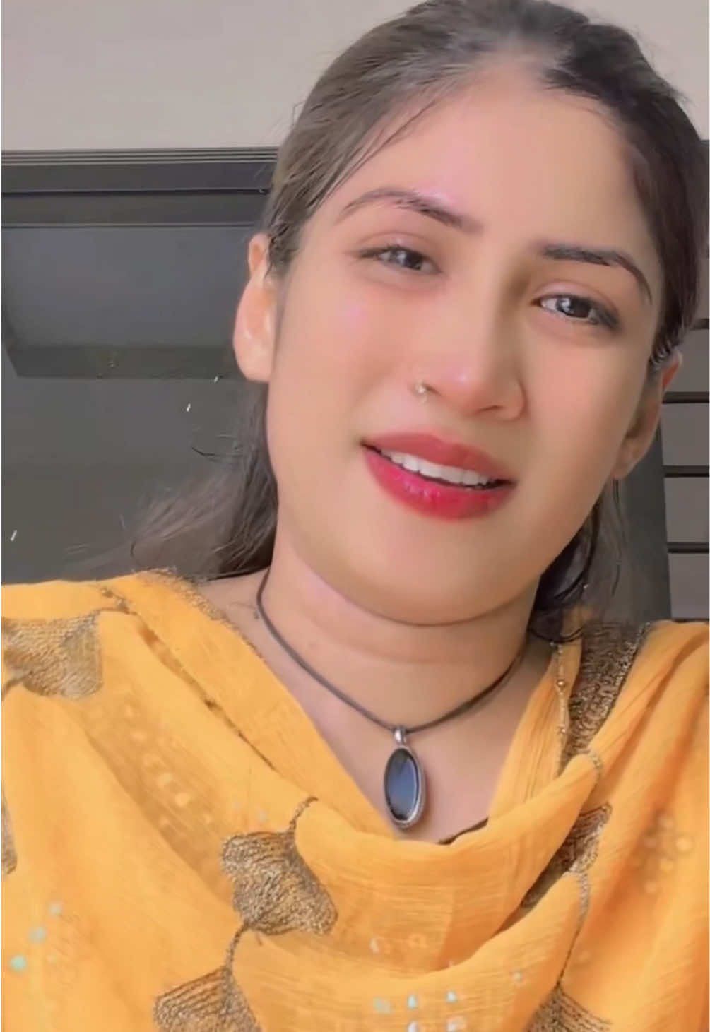 @Mahii_💔_Khan