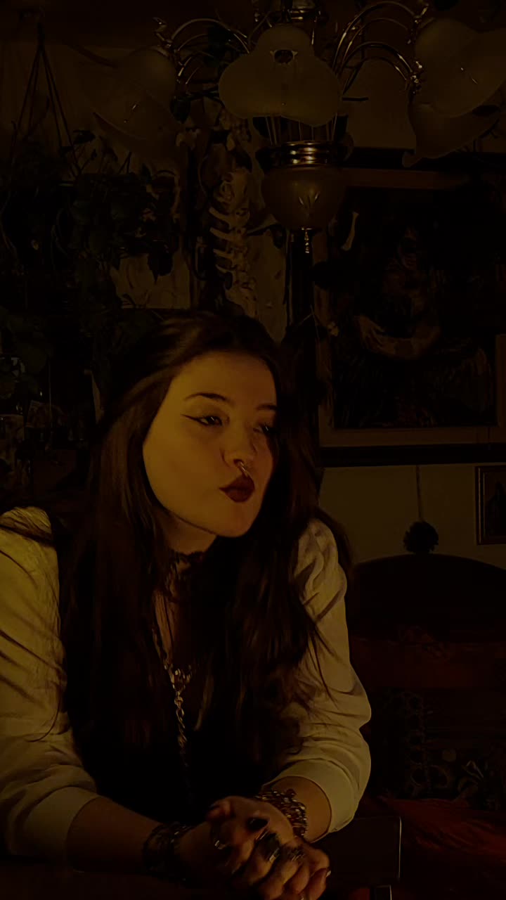 @Sarah_crows