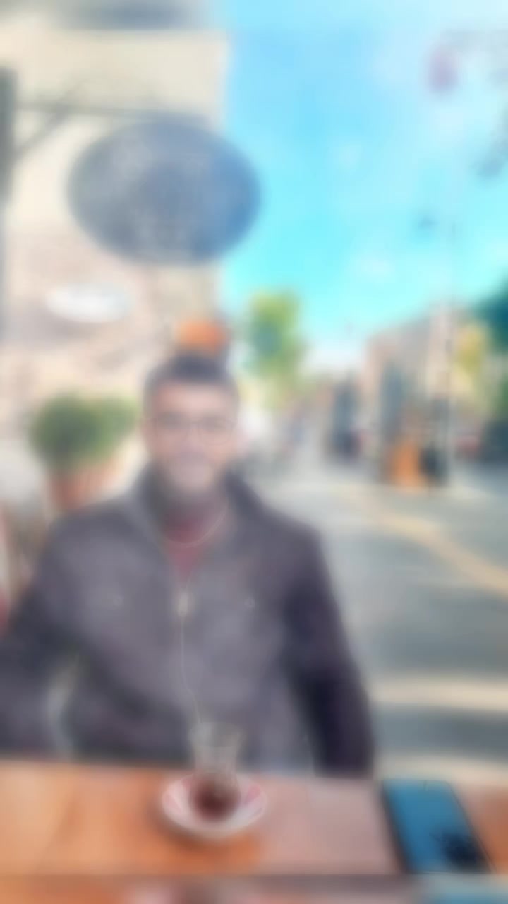 @🦅