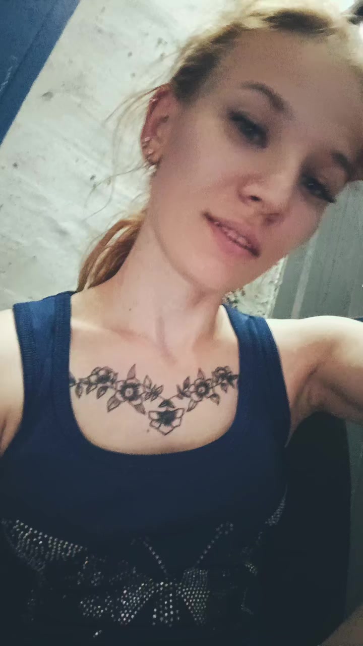 @Анюта😘
