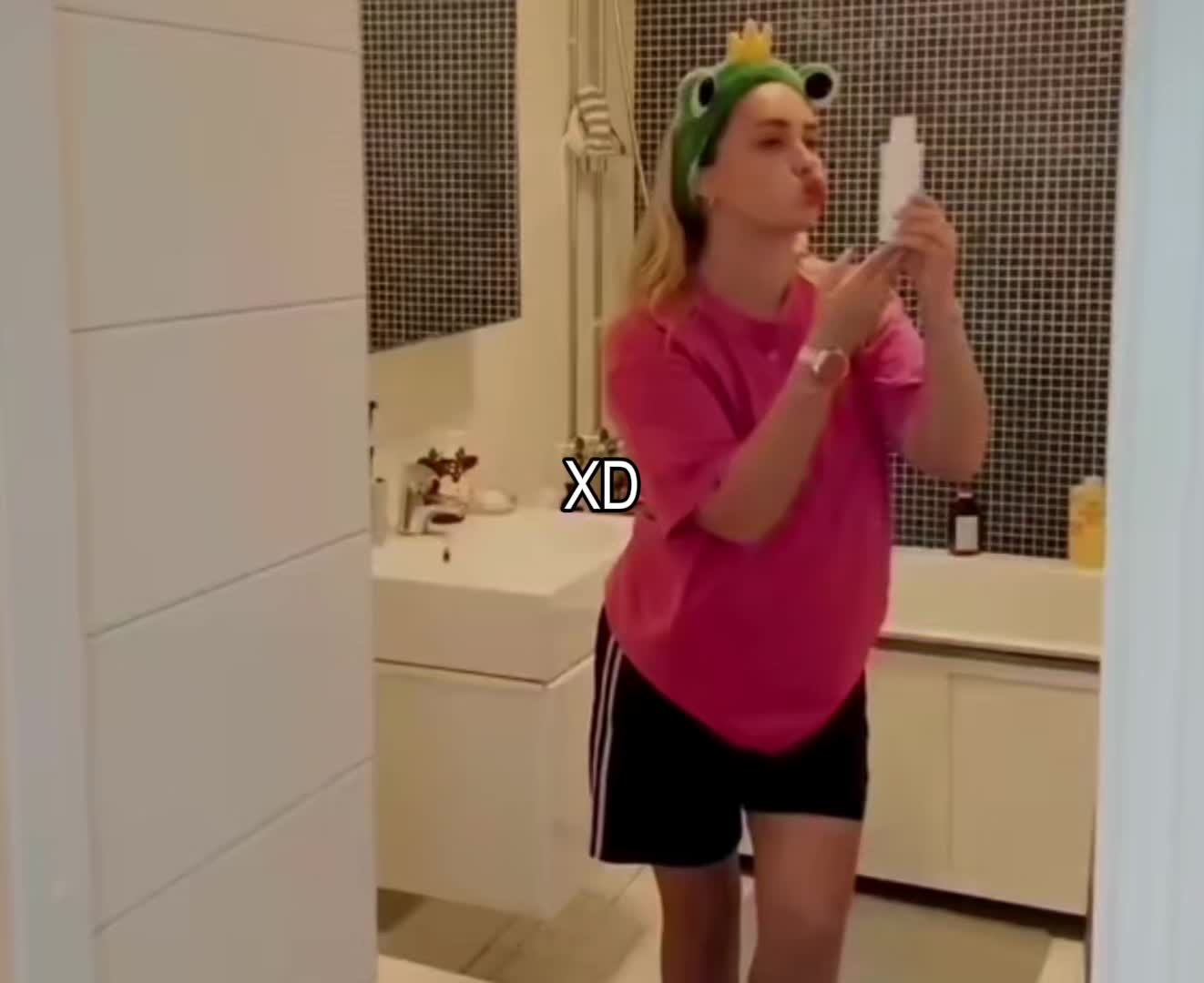 @женяша