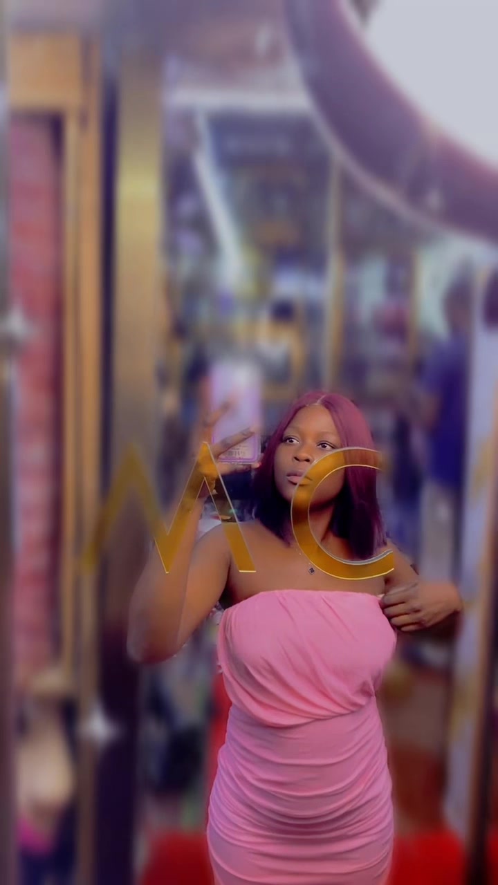 @Ludivine Queen