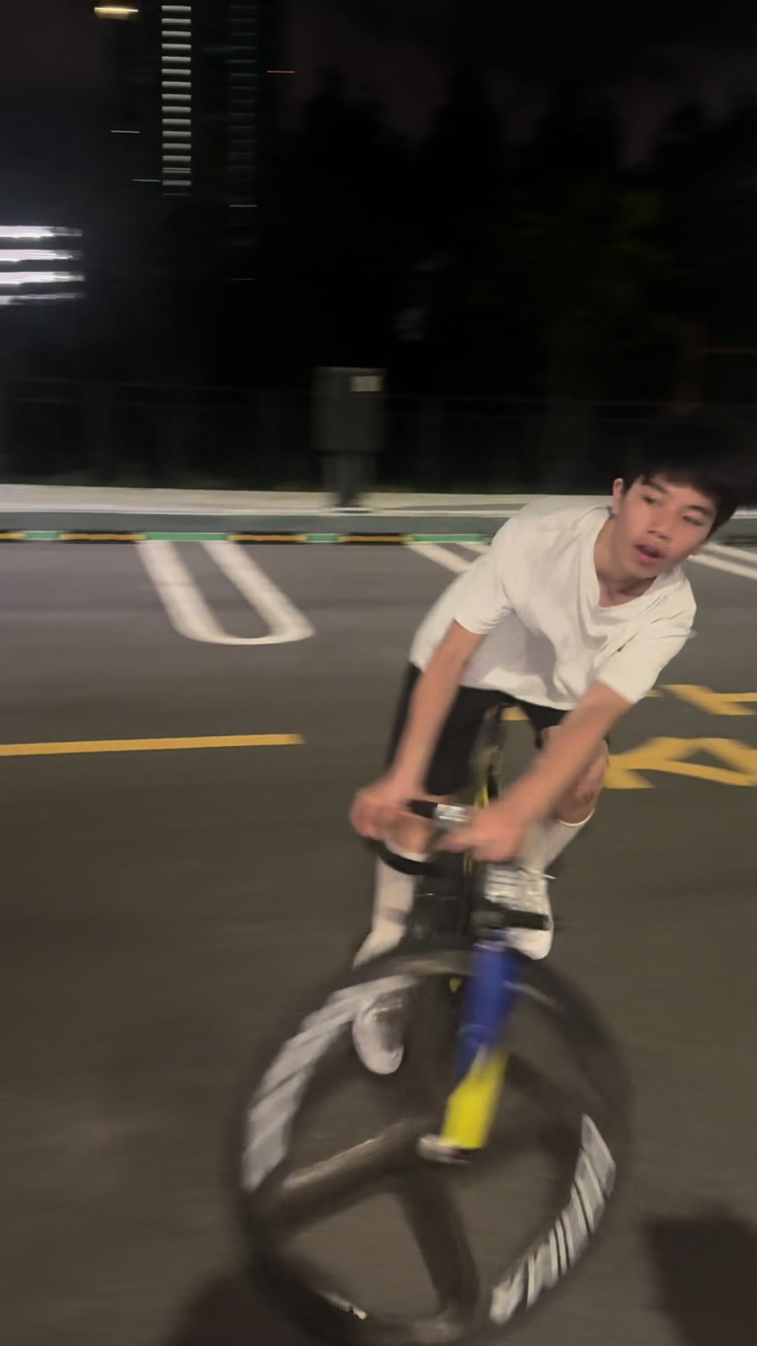 @승 윤