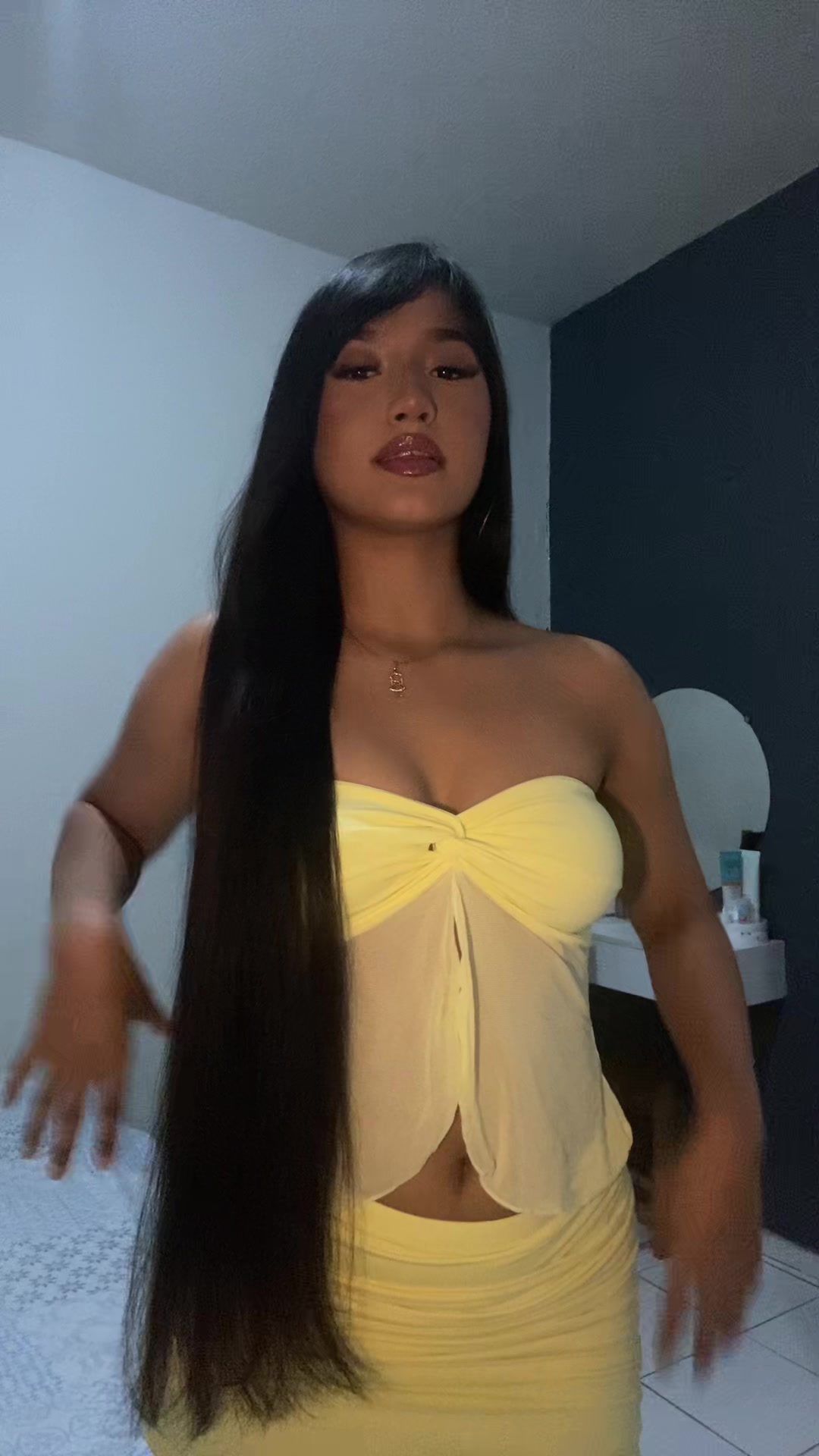 @xchliv__