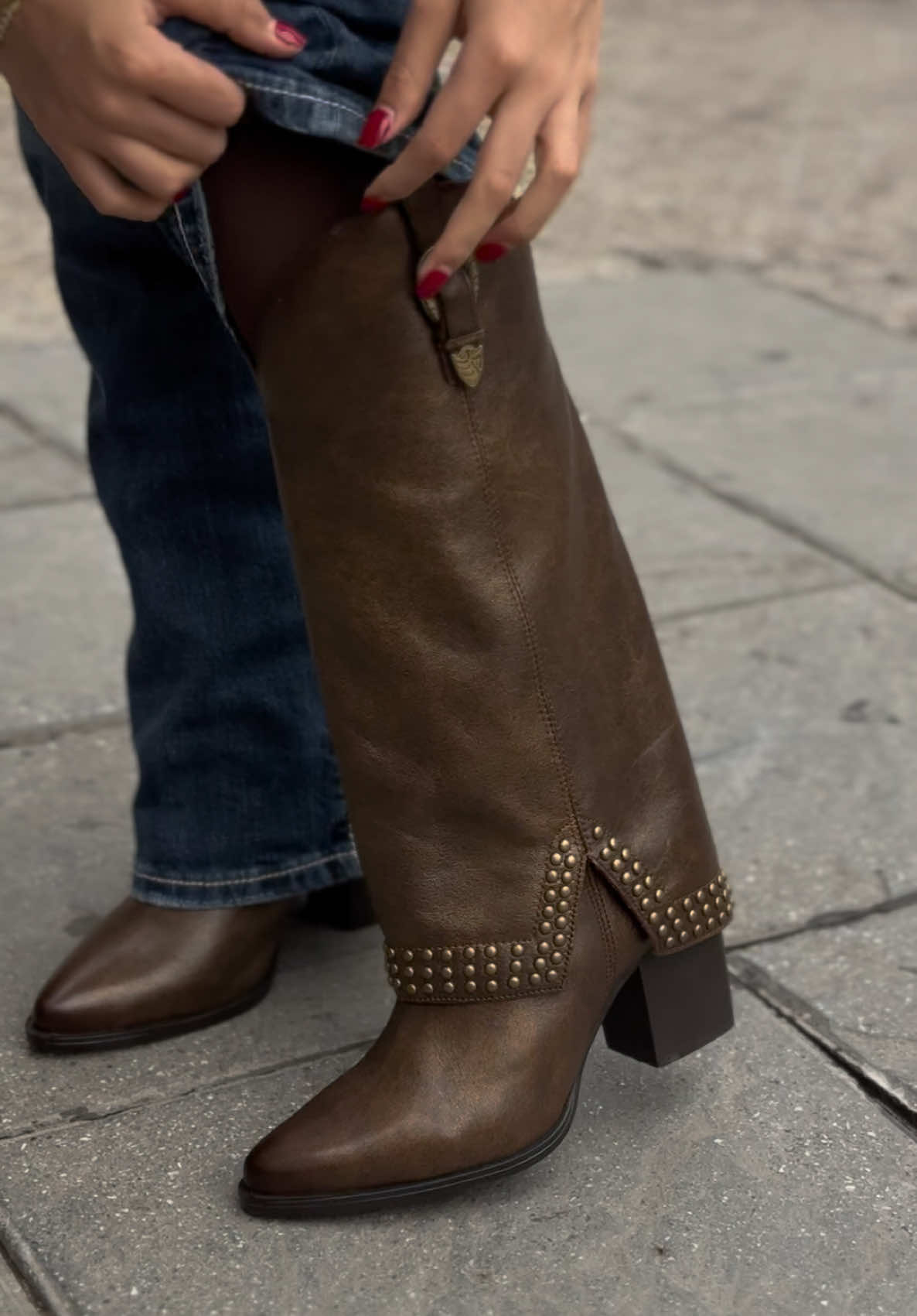 @AndaLuzBoots