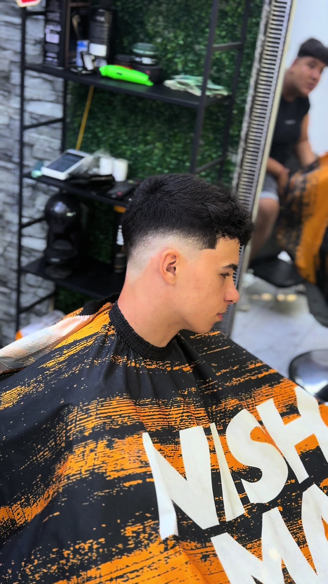 @FRESH BARBERSHOP