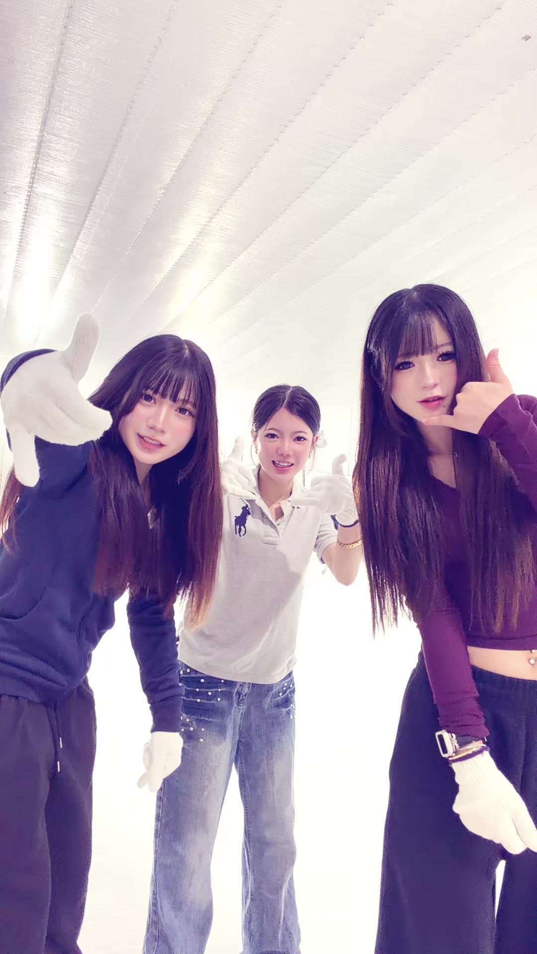 @にこ