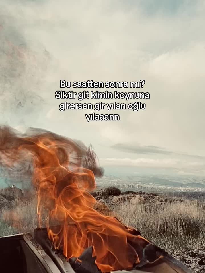 @𝐄.