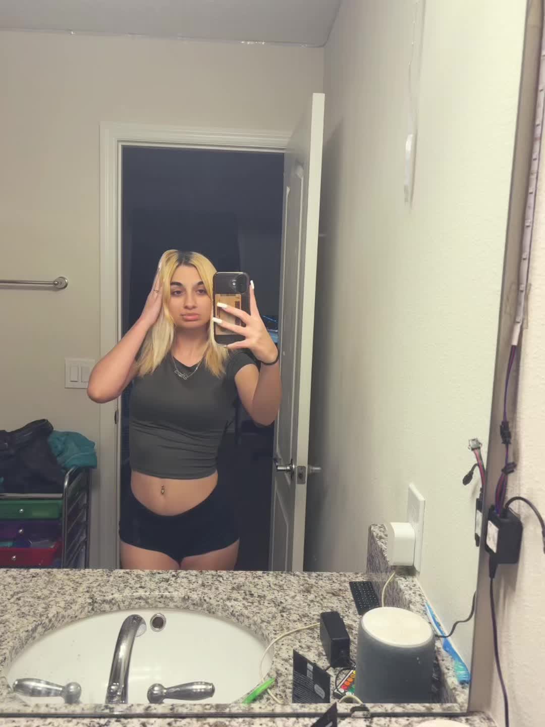 @𝑔𝒾𝒶