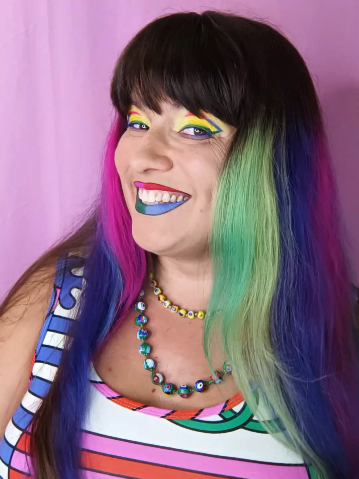 @TheMirrorBeauty lip art 💋🌈💄