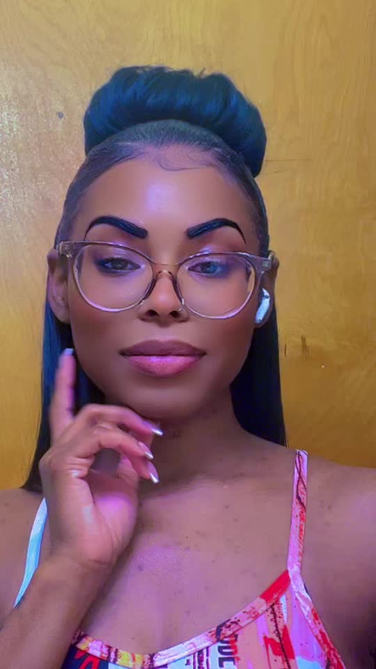 @Sherena_Capri