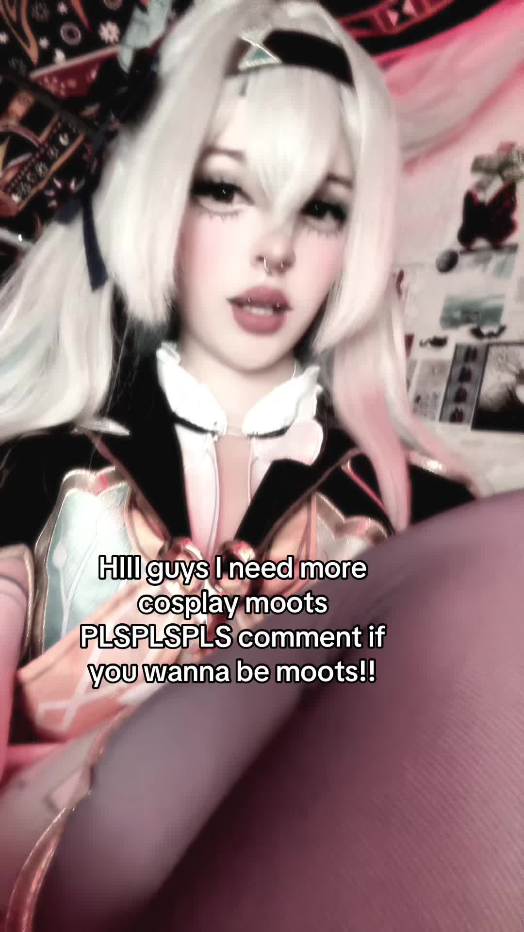 @Demi
