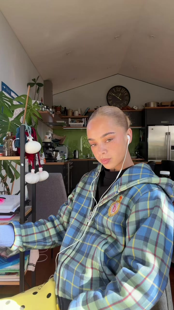 @naomitetai_