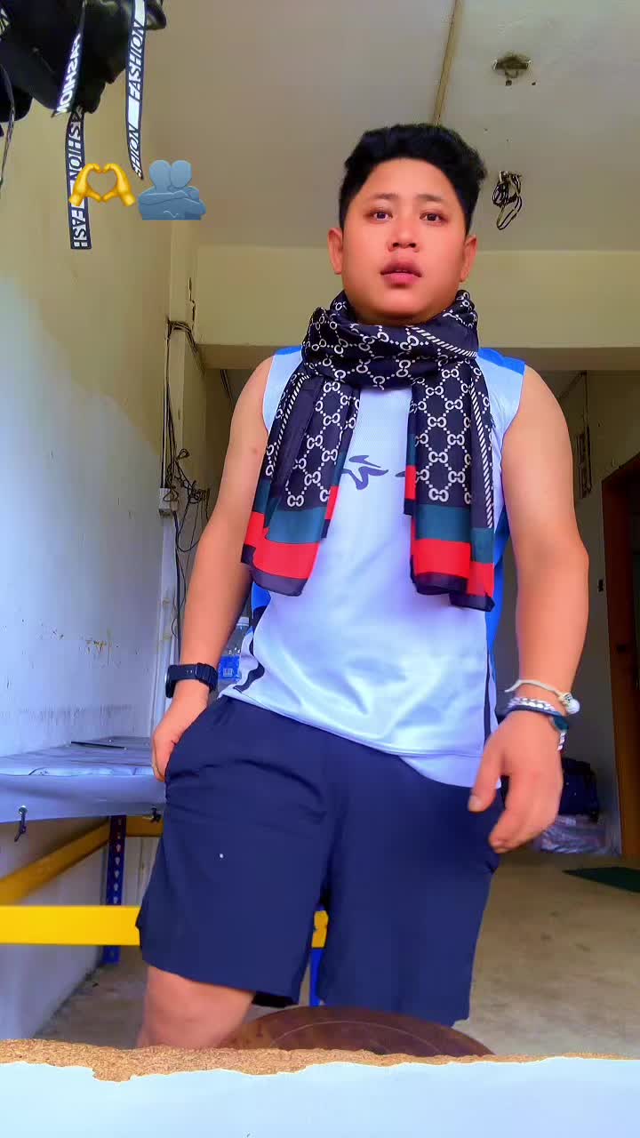 @अमृत गुरुङ💔🥀