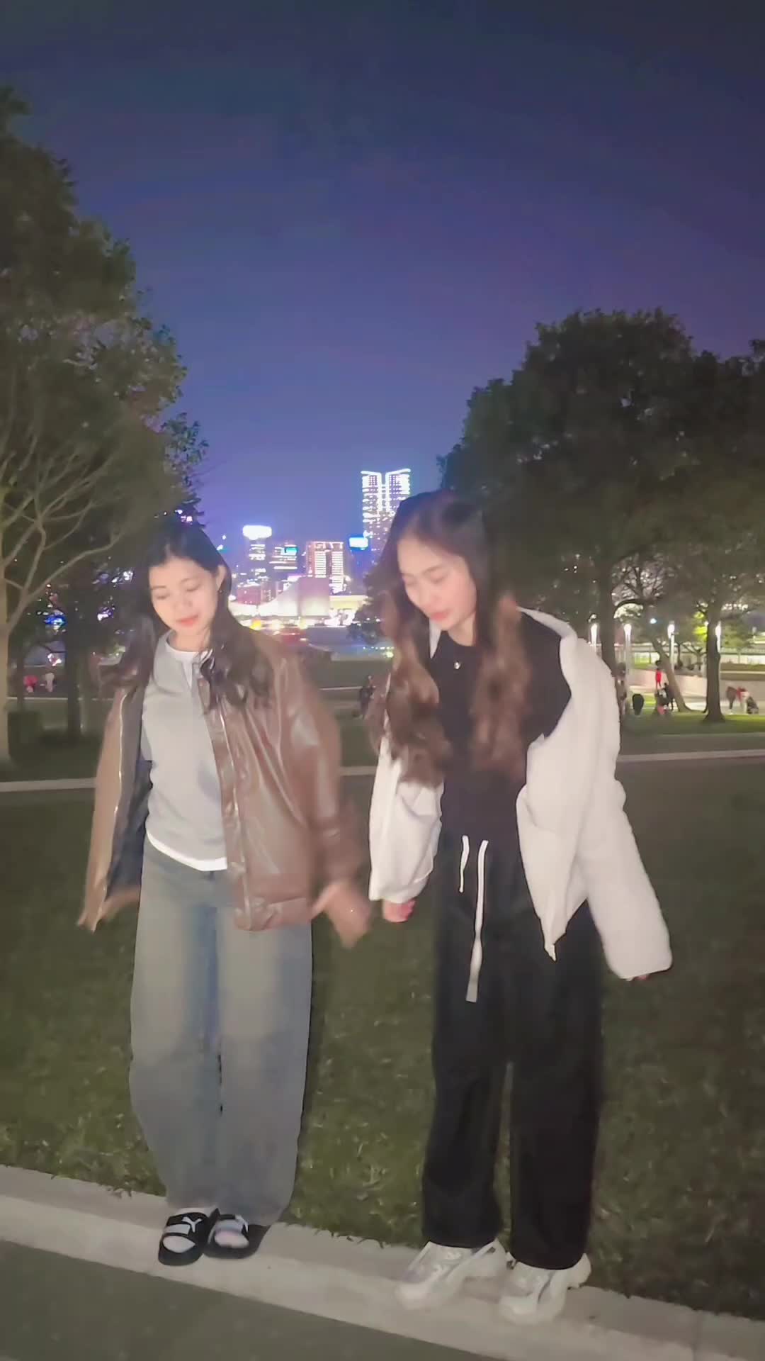 @RANDOM🦢