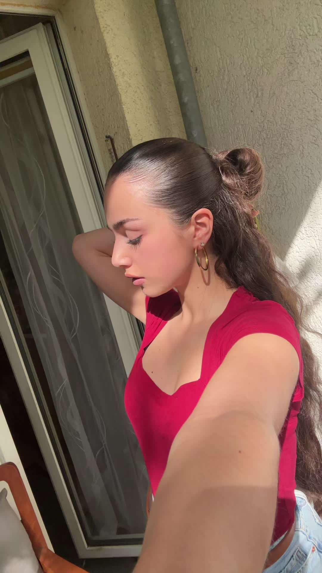 @Valeria