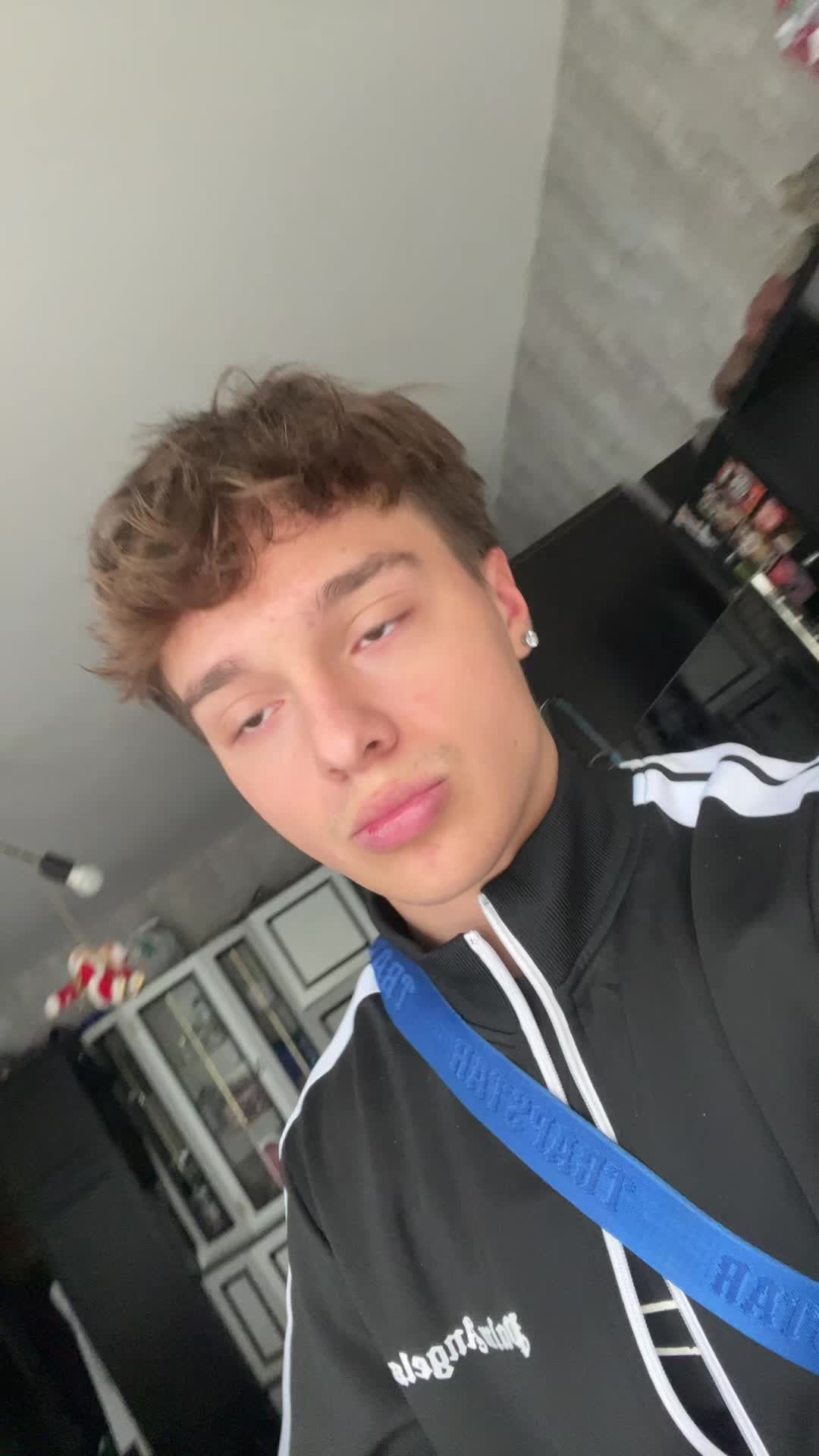 @kvbus_🫅🥷🏽