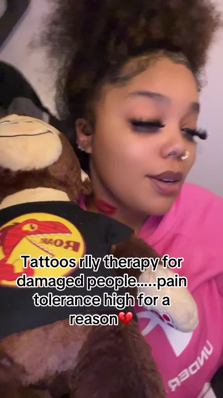 @thelyssarayne