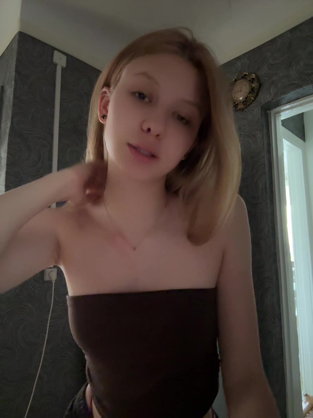 @D. 💋