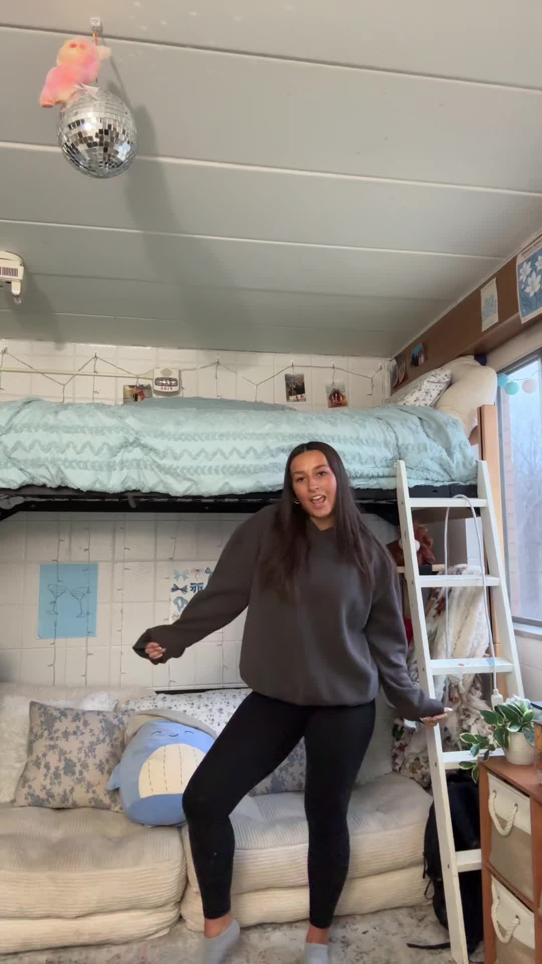 @bella