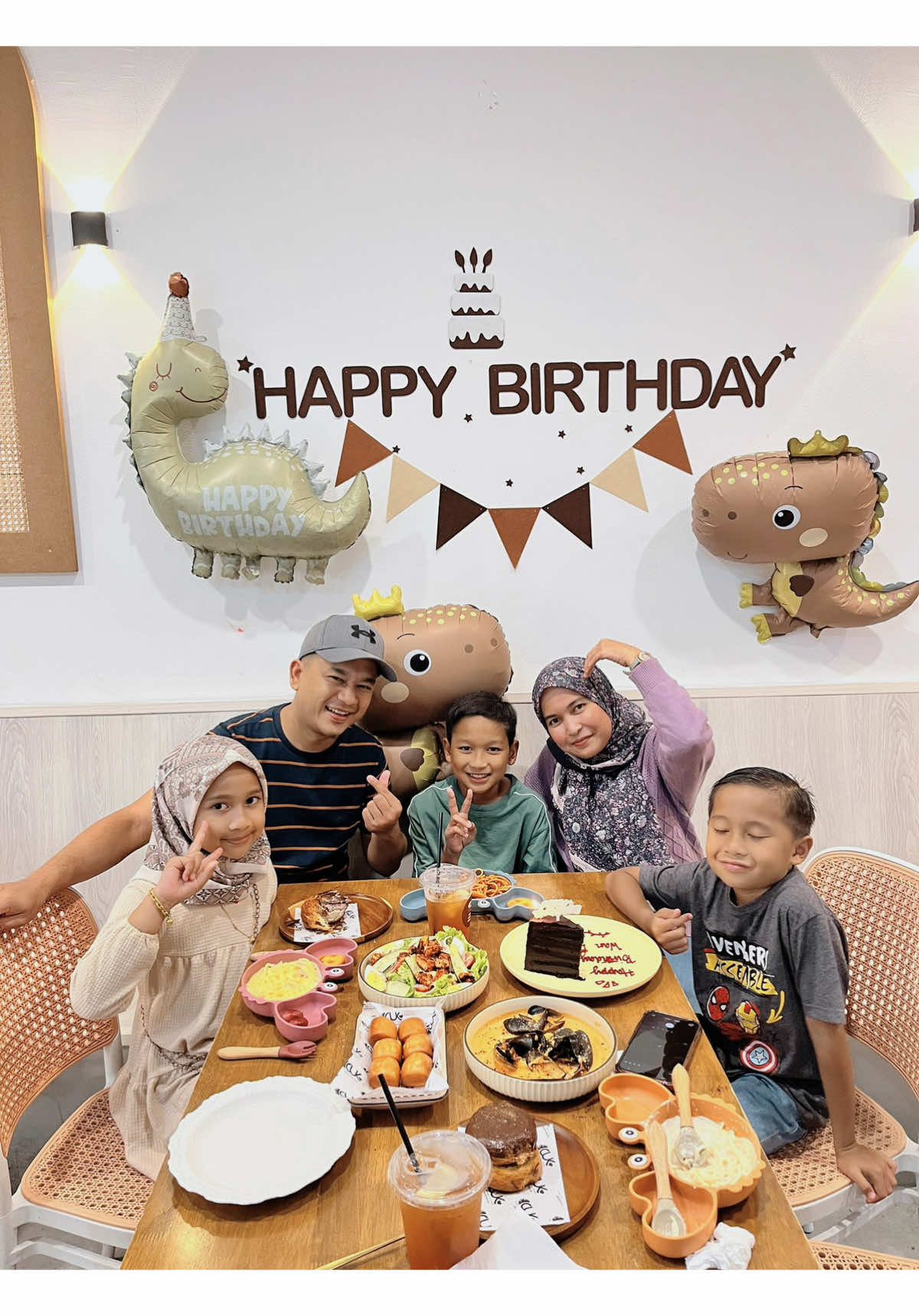 @CRAVING UNA KITCHEN