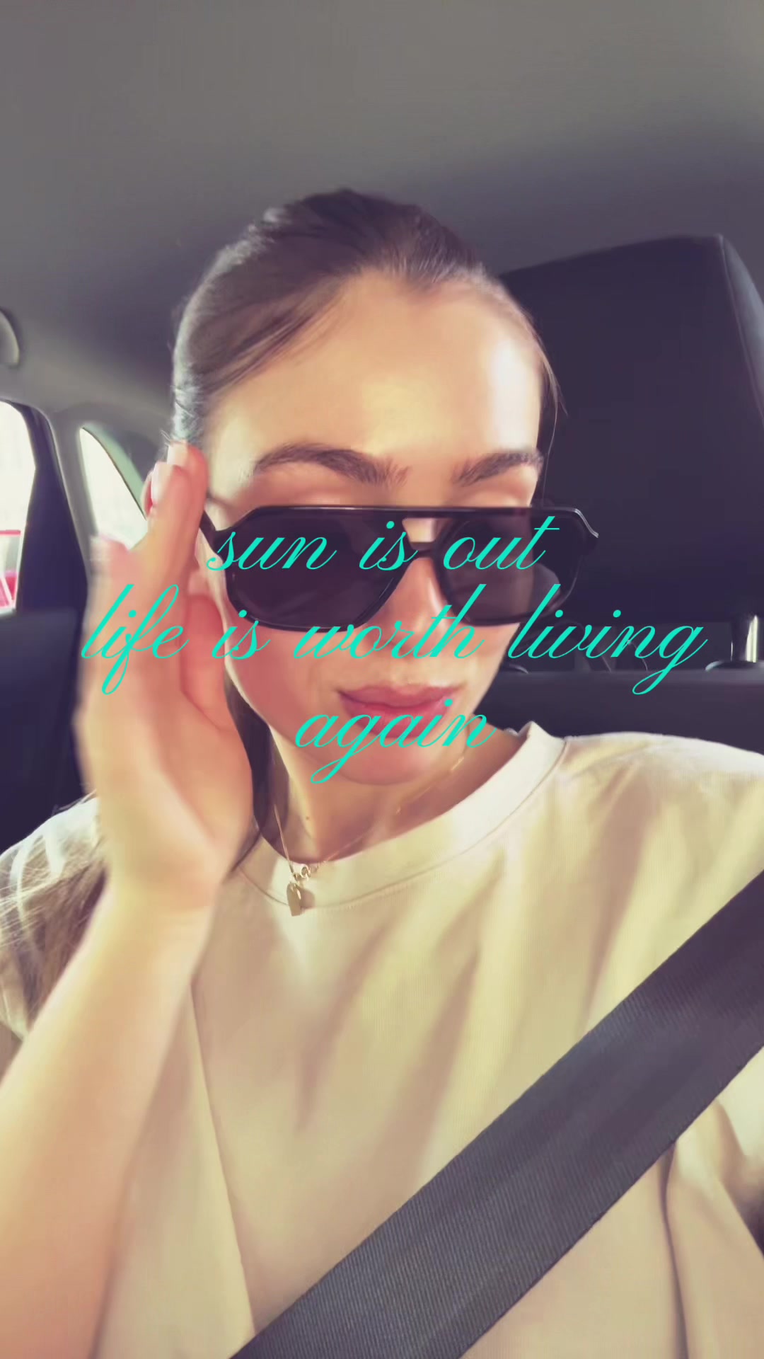 @ℰ