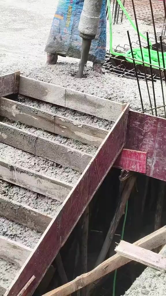@EngWizzyitus building world 🌎