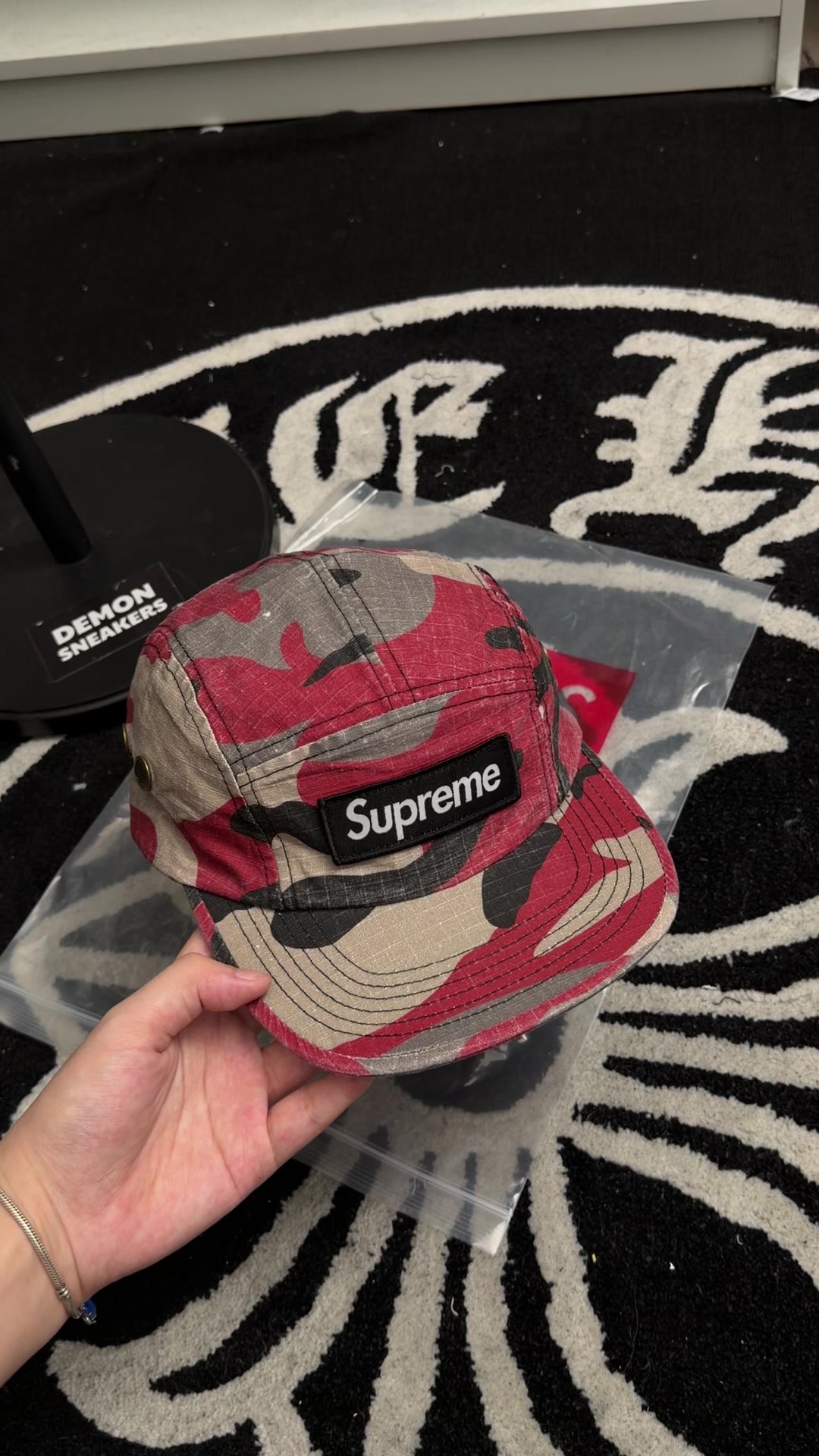 @Hồng Vân ( DemonSneakers )