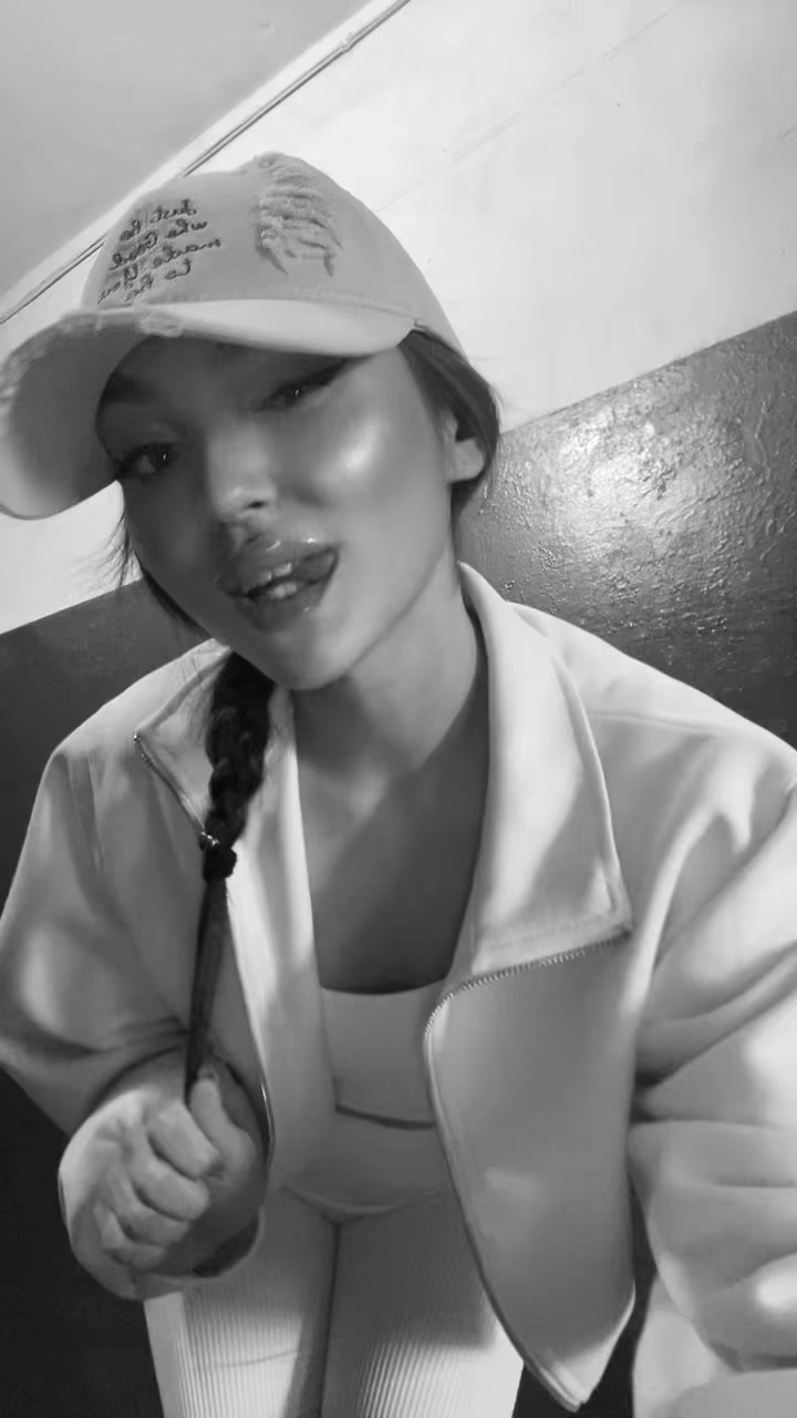 @Lady_Li505