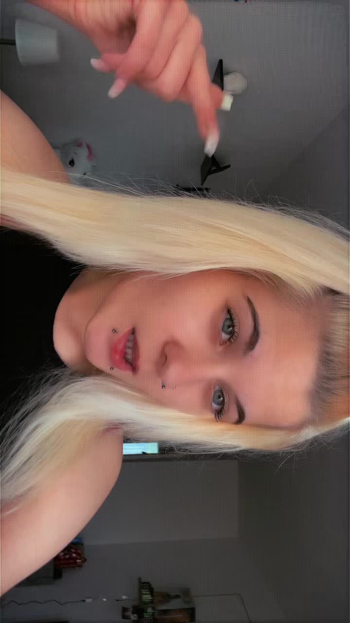 @Celine_cz