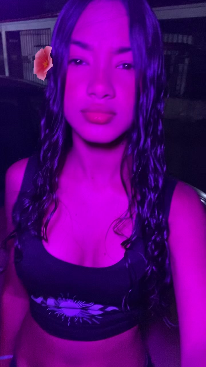 @Valentina🖤.