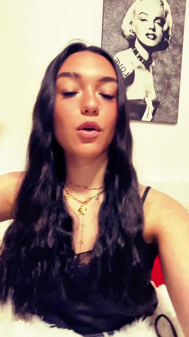 @Laura🪩🤘